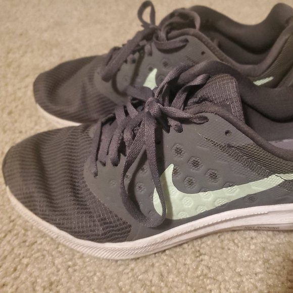 Used Sneakers - Picture 2 of 11